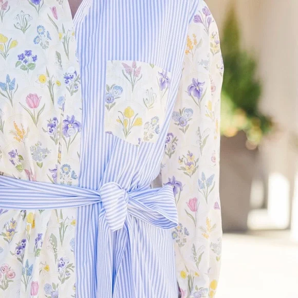 NWT Chic Floral Maxi Dress with Blue Accents - Large - Picture 5 of 5